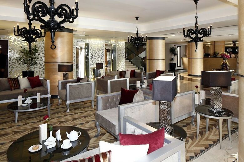 Grand Plaza Hotel