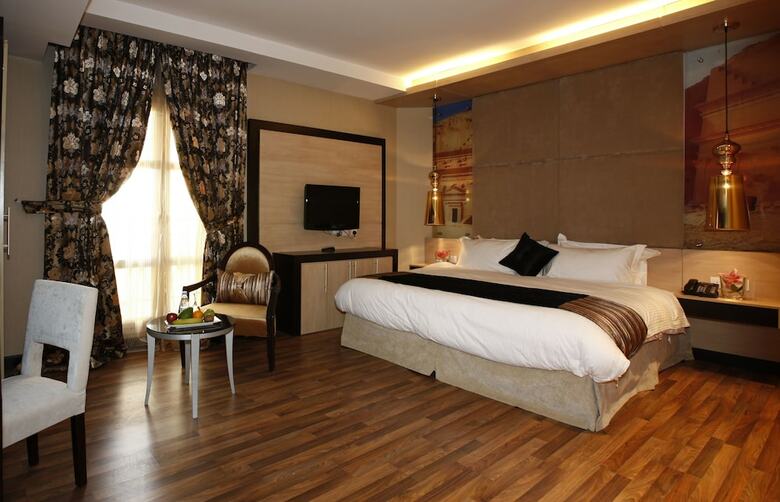 Grand Plaza Hotel