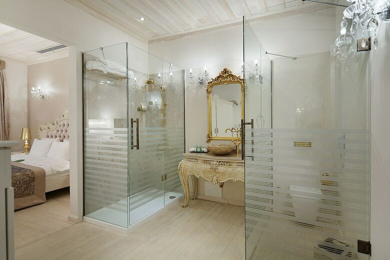 Elegance East Hotel - Boutique Class