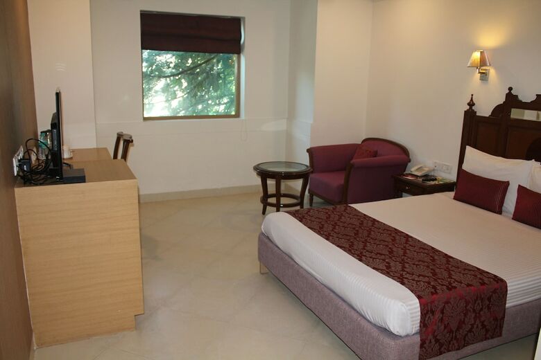 Aparthotel The Lotus - Apartment Hotel, Burkit Road