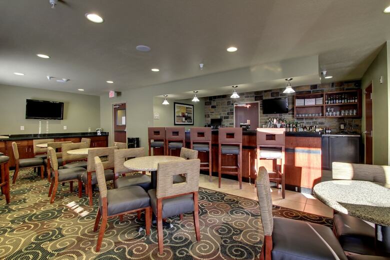 Hotel Cobblestone Inn & Suites - Harper