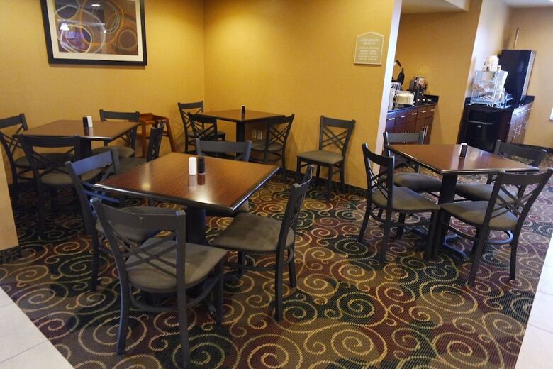 Hotel Cobblestone Inn & Suites - Harper