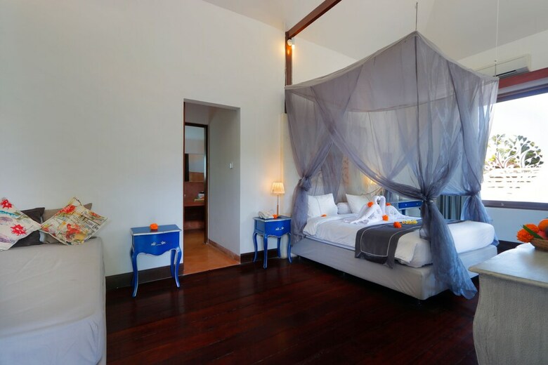 Pearl Hotel And Restaurant