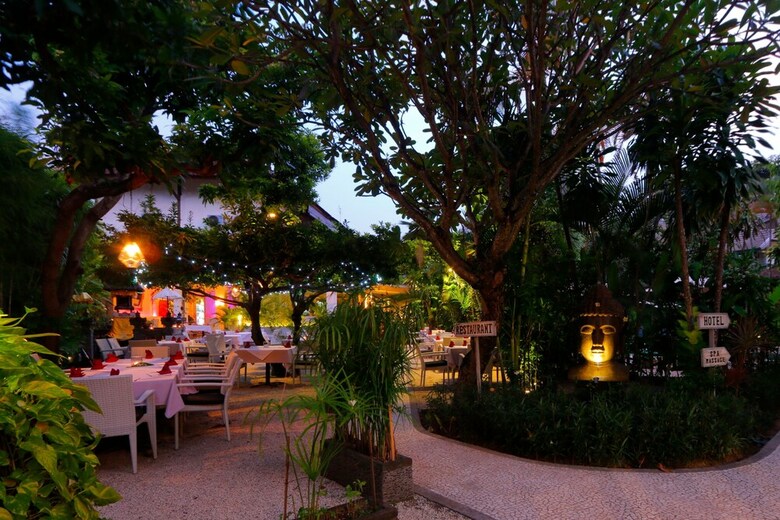 Pearl Hotel And Restaurant