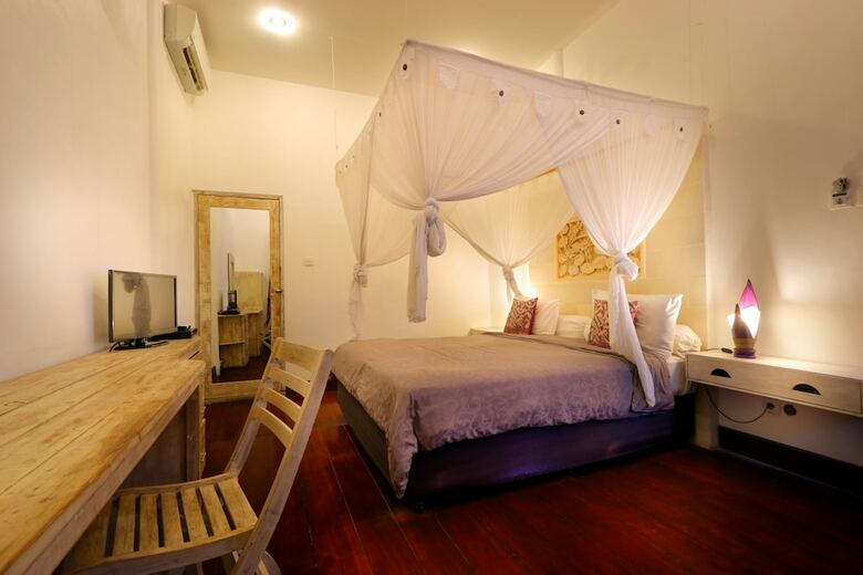 Pearl Hotel And Restaurant