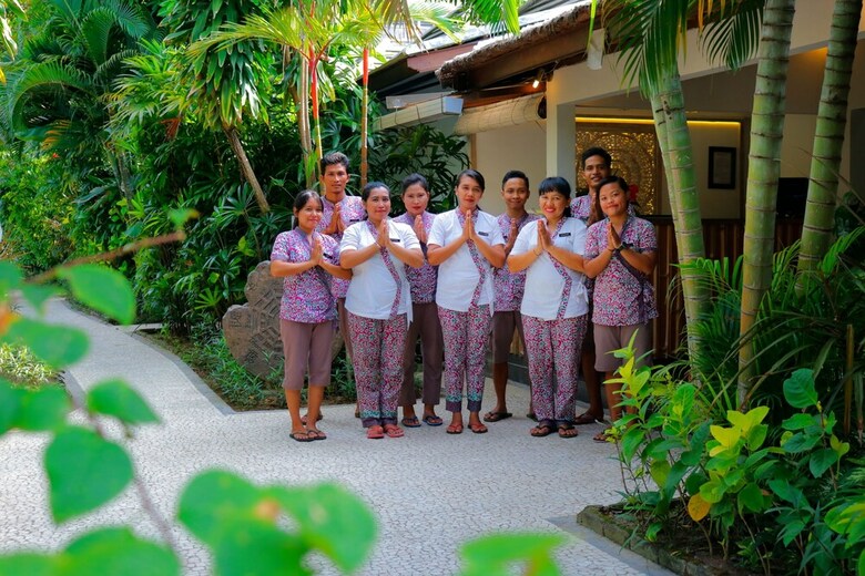 Pearl Hotel And Restaurant