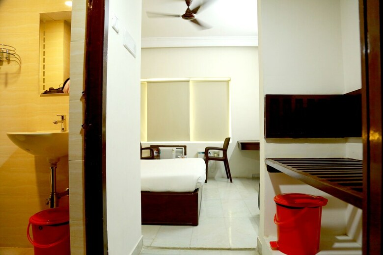 Hotel Shri Devi Park