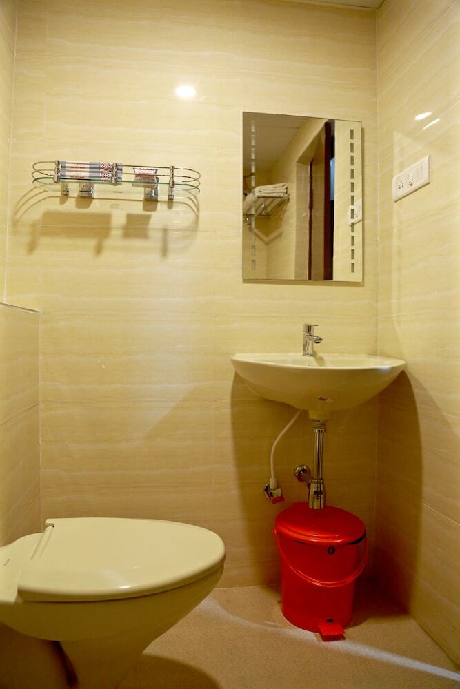 Hotel Shri Devi Park