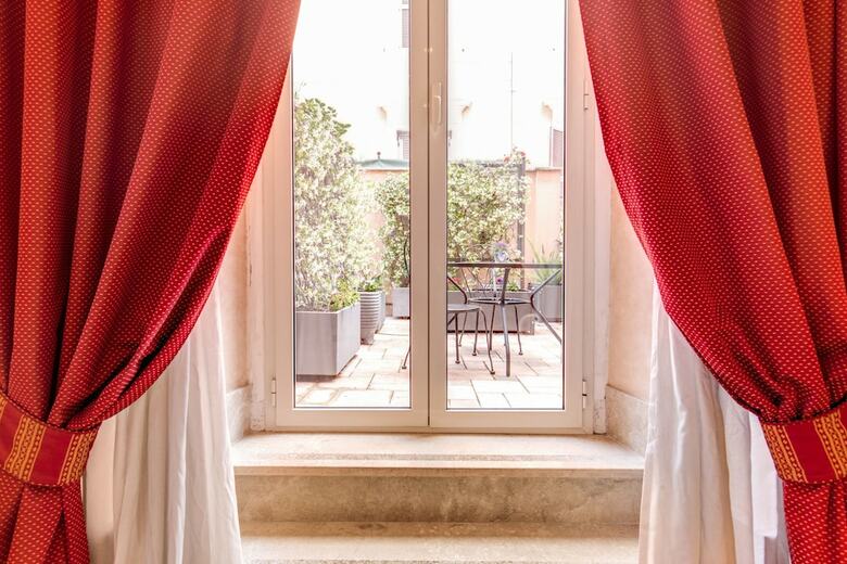 Manin Suites