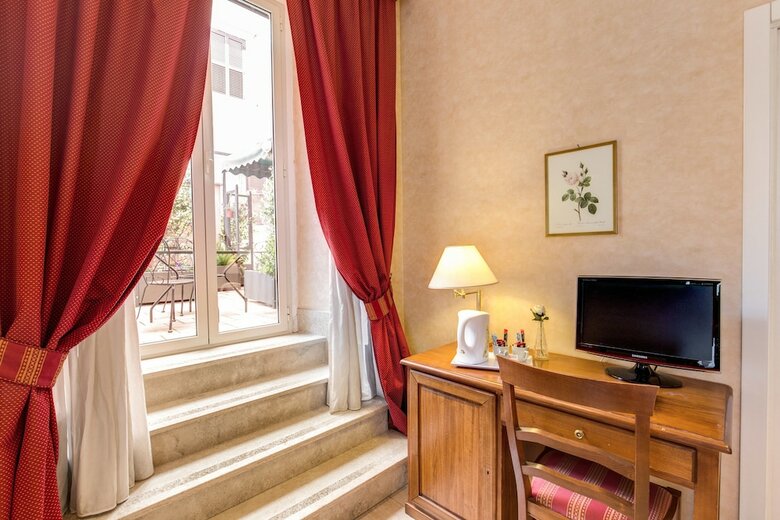 Manin Suites