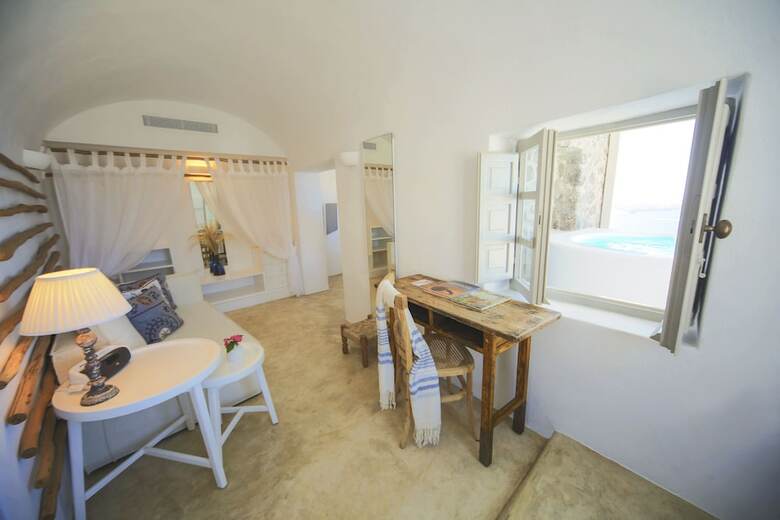 Iconic Santorini, A Boutique Cave Hotel