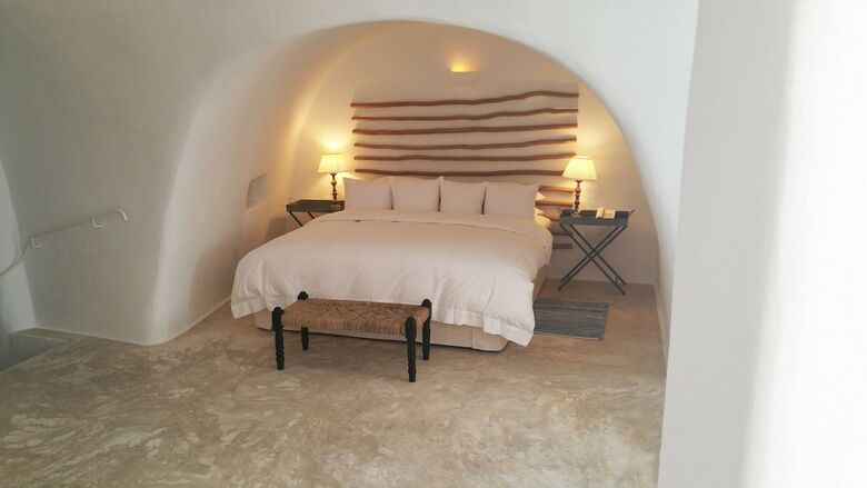 Iconic Santorini, A Boutique Cave Hotel