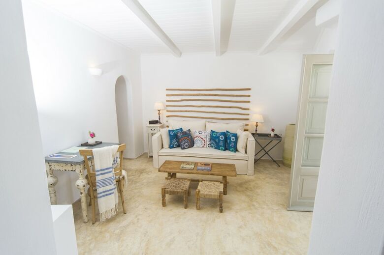 Iconic Santorini, A Boutique Cave Hotel