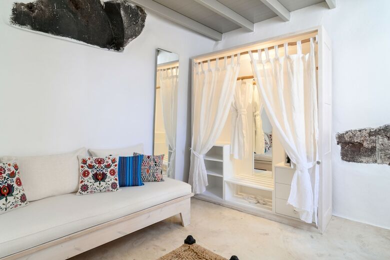 Iconic Santorini, A Boutique Cave Hotel