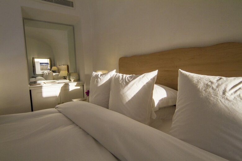 Iconic Santorini, A Boutique Cave Hotel