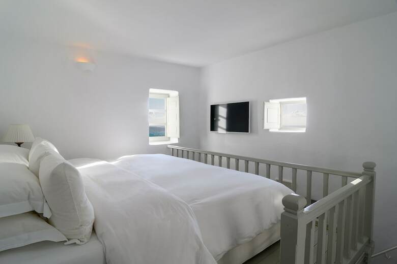 Iconic Santorini, A Boutique Cave Hotel