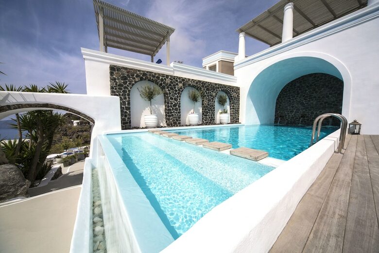 Iconic Santorini, A Boutique Cave Hotel