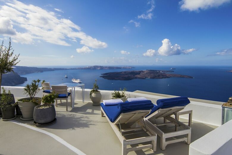 Iconic Santorini, A Boutique Cave Hotel