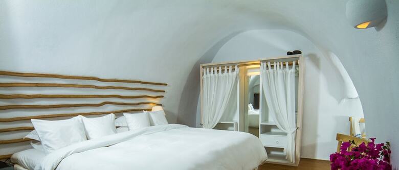 Iconic Santorini, A Boutique Cave Hotel