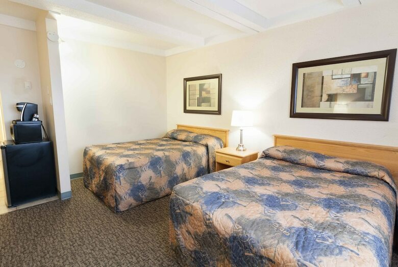 Hotel Bcminns Fort Mcmurray
