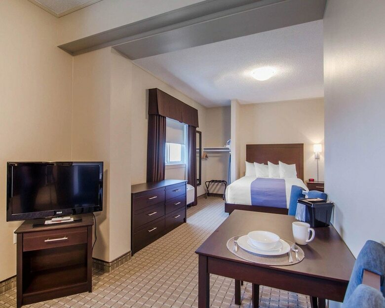 Hotel Quality Inn & Suites