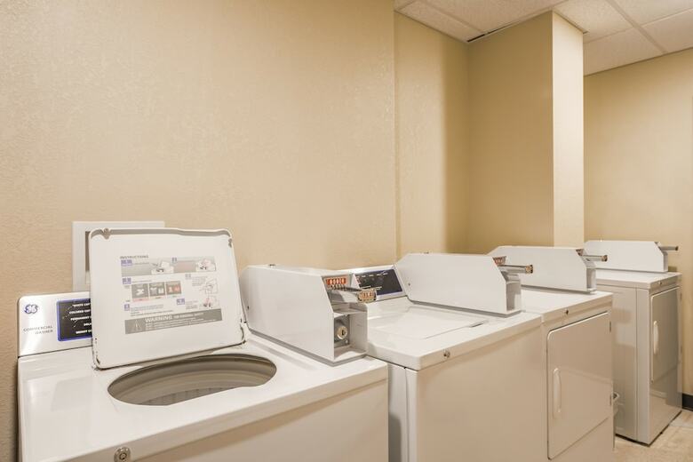 Hotel Quality Inn & Suites