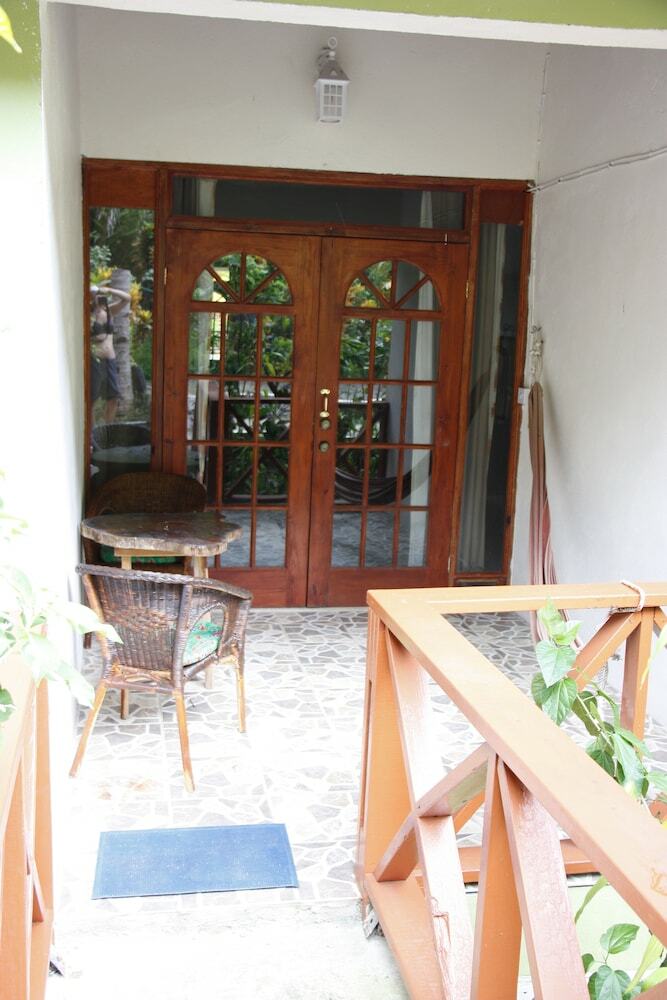 Hotel Hibiscus Valley Inn
