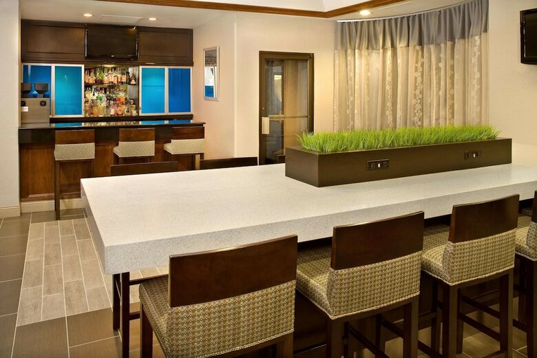 Hotel Doubletree By Hilton Chicago Wood Dale - Elk Grove