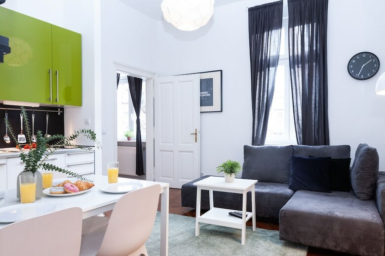 Hotel Central Downtown Apartments By Irundo
