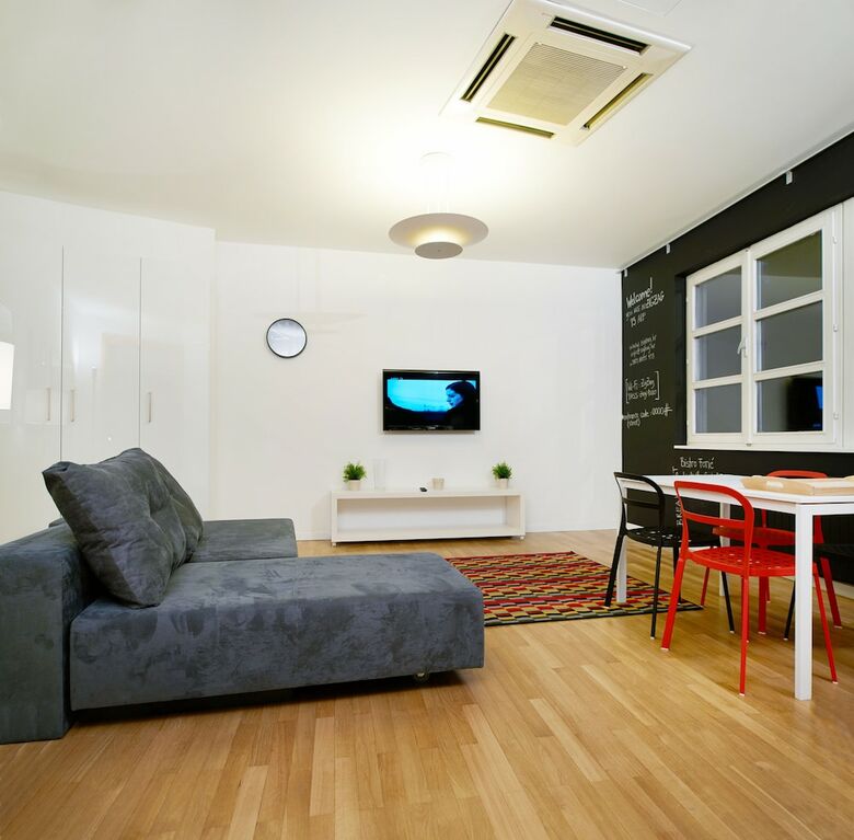Hotel Central Downtown Apartments By Irundo