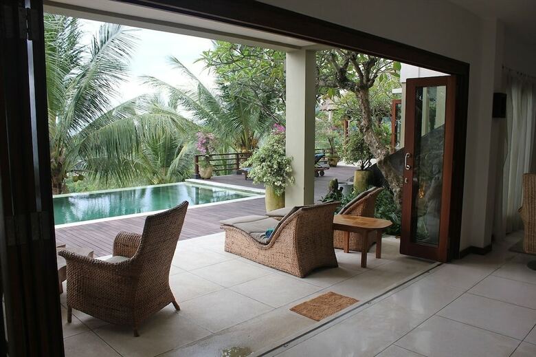 Villa Matahari Terbenam
