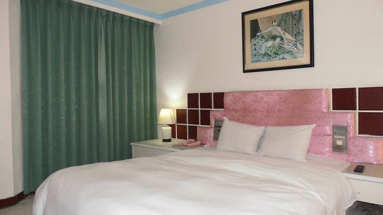 Modern Plaza Hotel