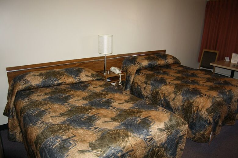 Hotel Bcminns Peace River