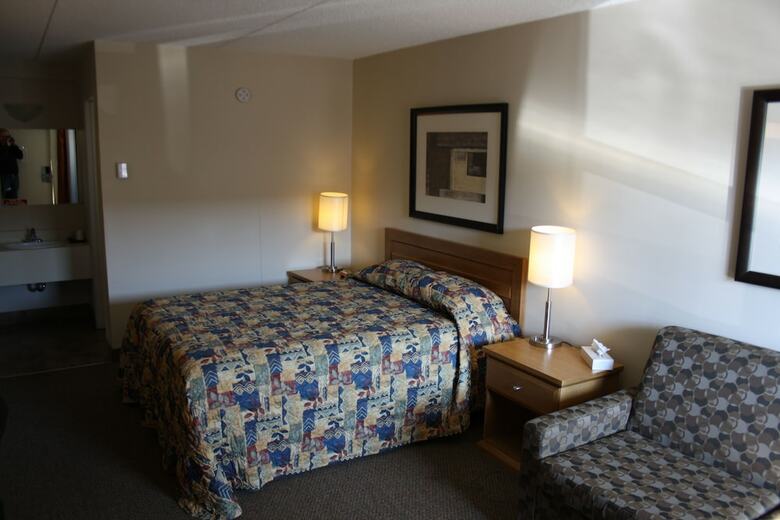 Hotel Bcminns Peace River