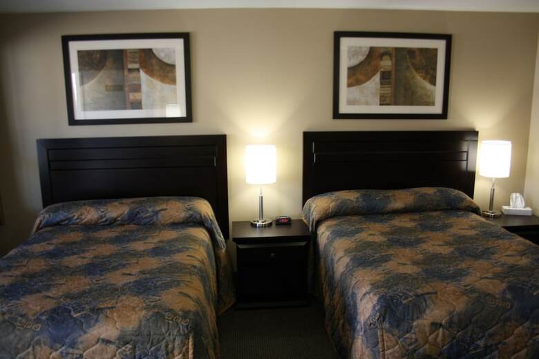 Hotel Bcminns Peace River