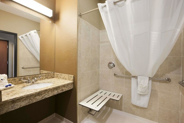 Hotel Microtel Inn & Suites By Wyndham Cotulla