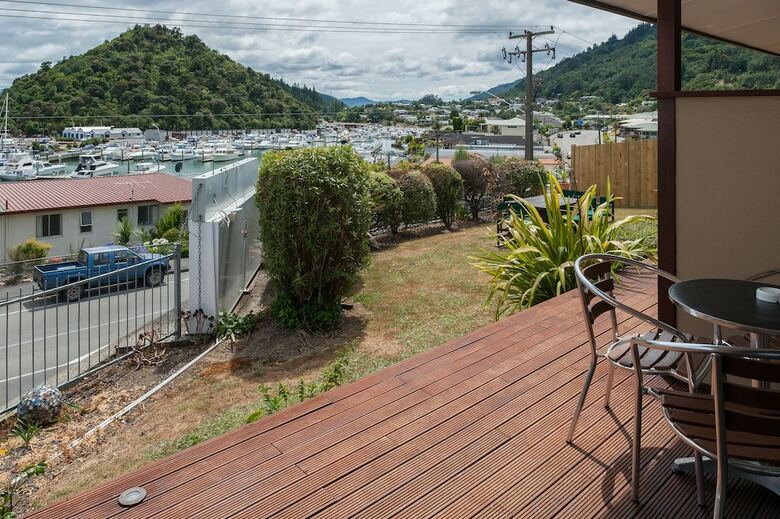 Harbour View Motel