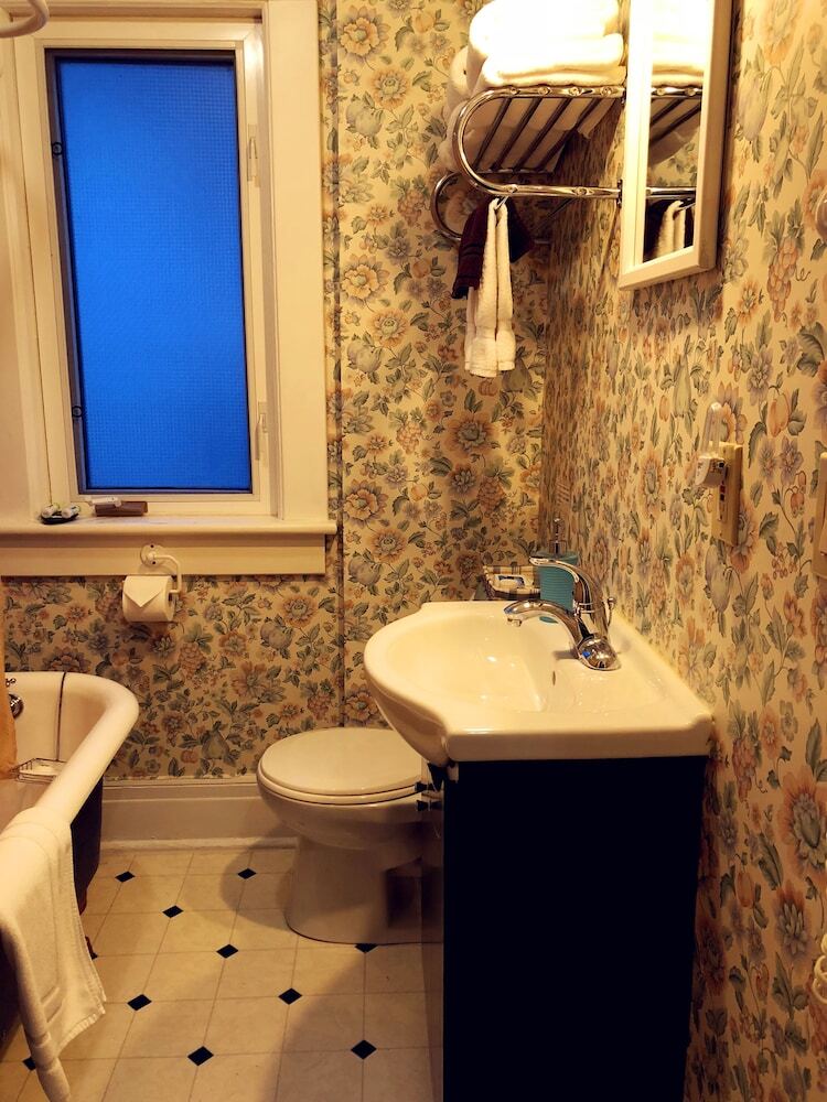 Acacia Bed And Breakfast