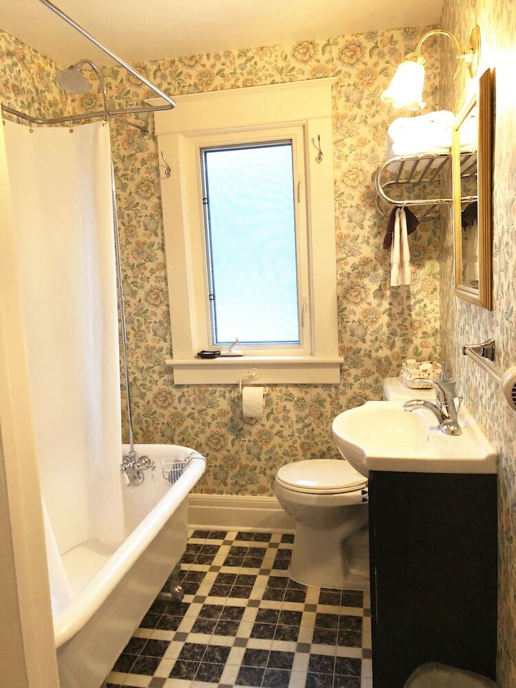 Acacia Bed And Breakfast