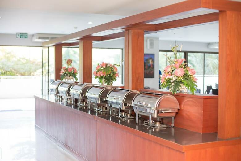 Hotel R-con Wong Amat Suite