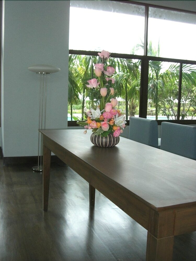 Hotel R-con Wong Amat Suite