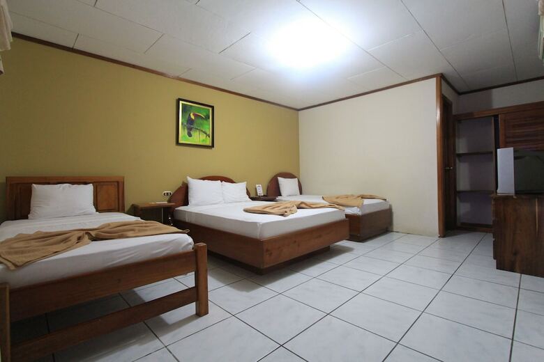 Hostal Arenal Hostel Resort