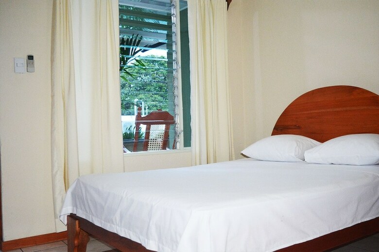 Hostal Arenal Hostel Resort