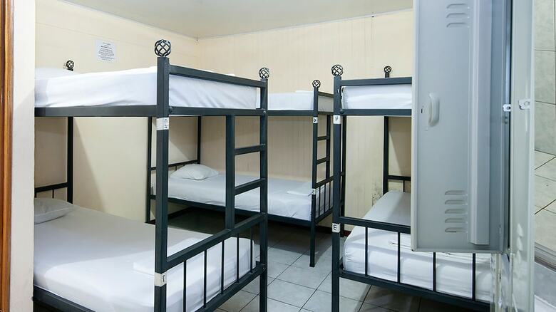 Hostal Arenal Hostel Resort