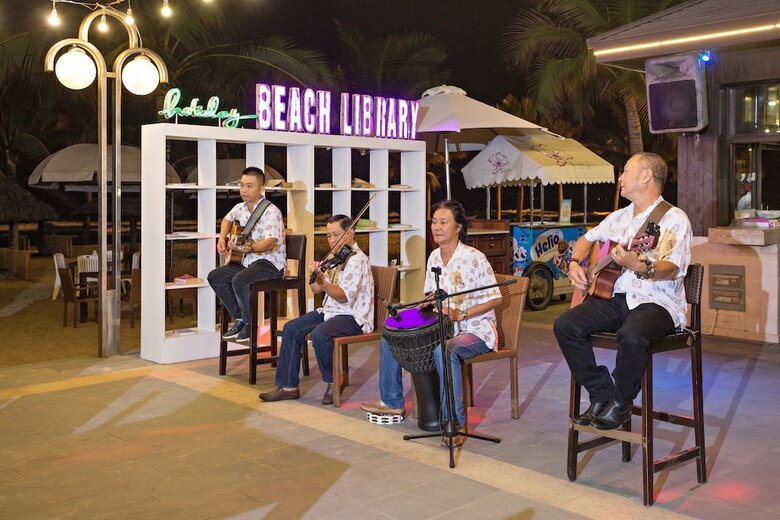 Holiday Beach Danang Hotel & Resort