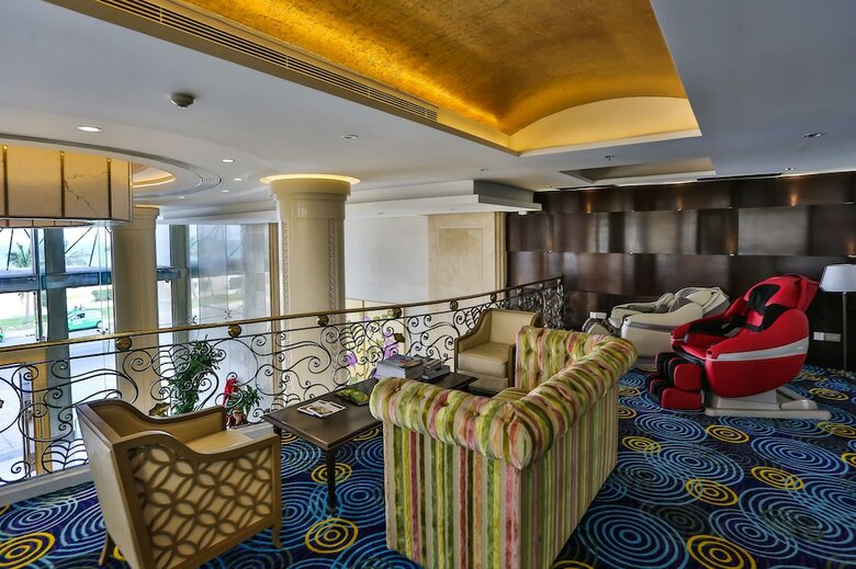 Holiday Beach Danang Hotel & Resort