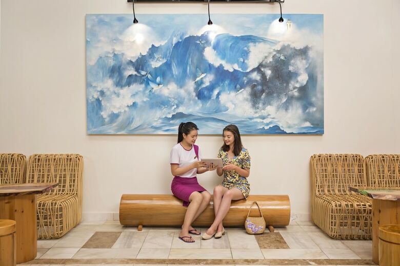 Holiday Beach Danang Hotel & Resort