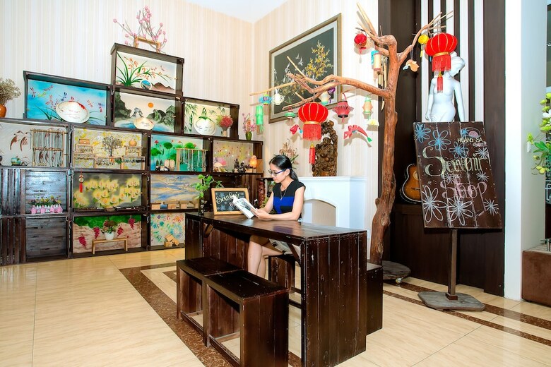 Hoang Sa Hotel