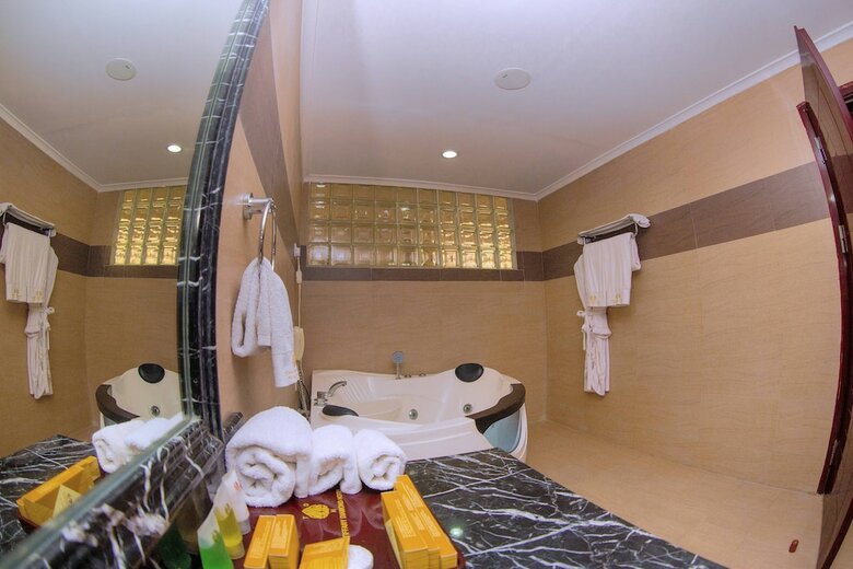 Tiffany Diamond Hotels