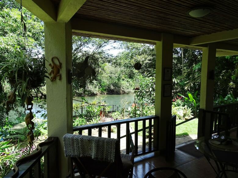 Bed & Breakfast Heliconia Island